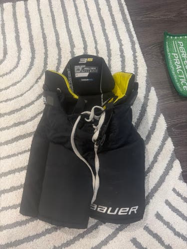 Men's Junior Small Bauer Supreme 3S Hockey Pants (Used)