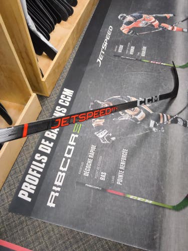 Senior CCM JetSpeed Team Right Handed Hockey Stick P29 70 Flex (New)