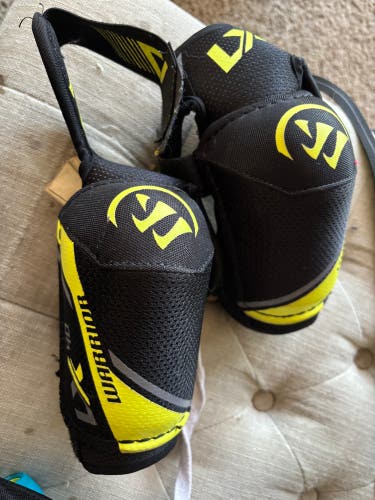 Junior Medium Bauer Supreme Mach Elbow Pads (Used)