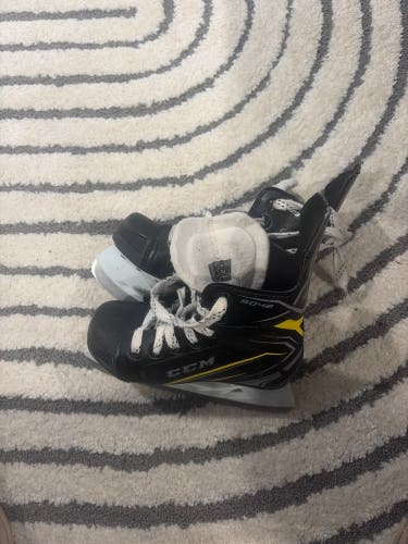 CCM Tacks 9042 Hockey Skates 12 (Used)