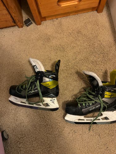 Bauer Supreme 3S Hockey Skates 8.5 (Used)